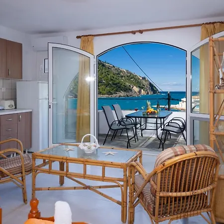 Gardenia House アパート